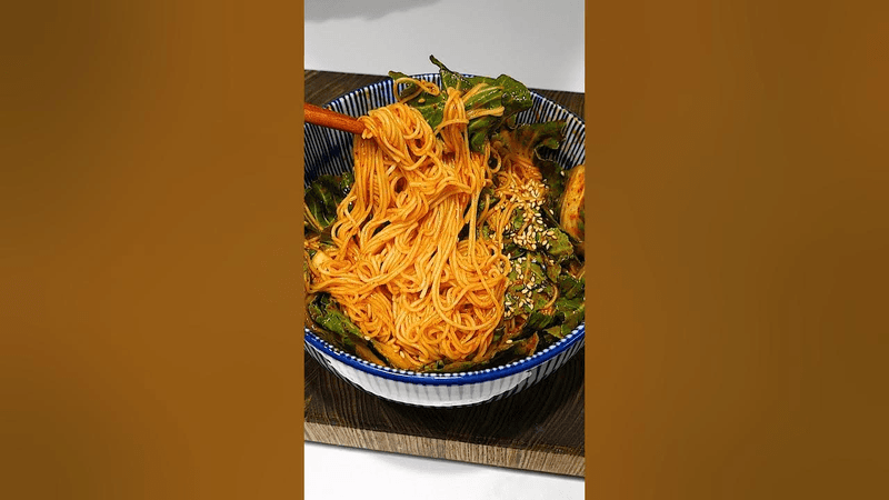 봄동 비빔국수 Thumbnail