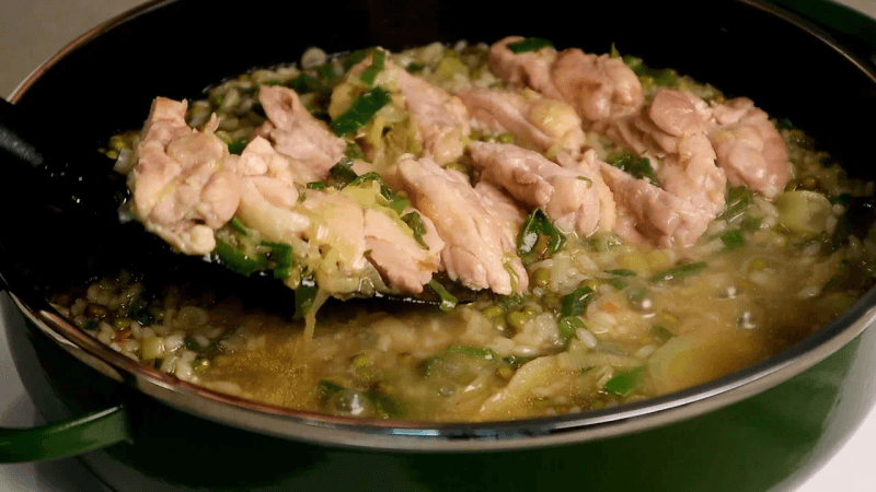 진짜 말도 안되게 너무 쉬운데 누구나 성공하는 맛! 삼계탕 부럽지 않은 녹두 닭고기 솥밥 Thumbnail