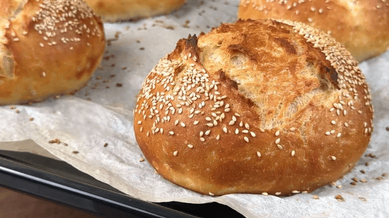 반죽할 필요 없는 바삭한 롤 - 생각보다 쉬워요! Thumbnail