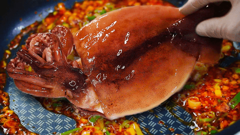 마트에 오징어 보이면 무조건 집어 오세요! 이거 한번 맛보면 가족들이 한달내내 이것만 찾고 난리납니다😃 Thumbnail