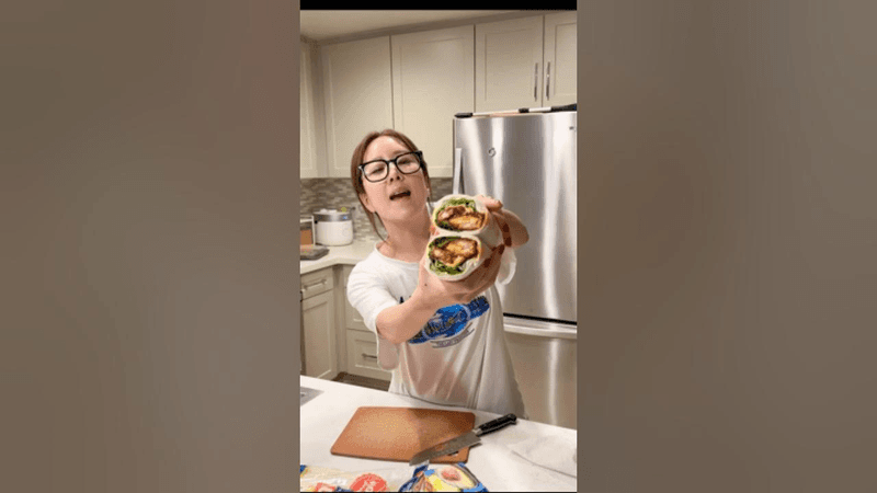 훨씬 맛있는 양념치킨 랩 Thumbnail