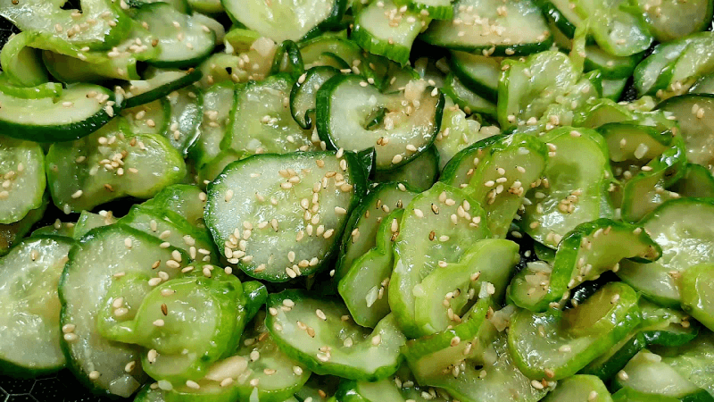 오이 2개 있으면 이렇게 드세요! 잔뜩 만들어도 남아나질 않아요! 오독오독 자꾸 먹고싶은 오이나물볶음 Thumbnail