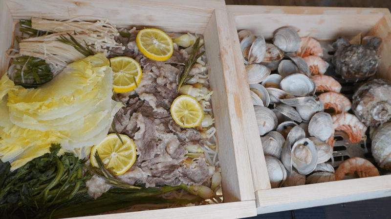 오늘만큼은 부잣집 식탁이 부럽지 않구먼~ Thumbnail