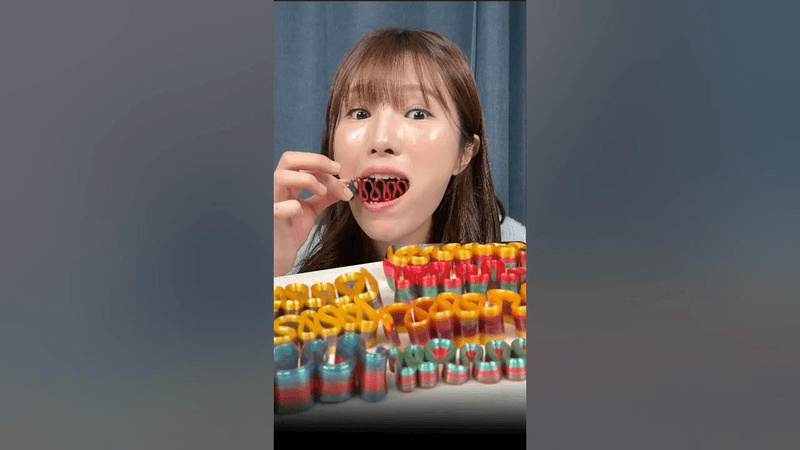 틱톡에서 유행한 ‘리본캔디‘를 직접 만들 수 있을까? Thumbnail