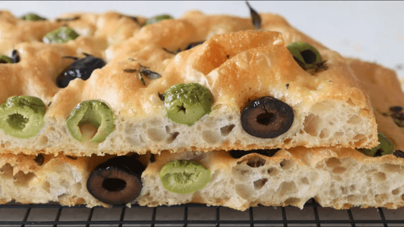Olive Focaccia 진짜 팔아도 되는 올리브 포카치아 Thumbnail