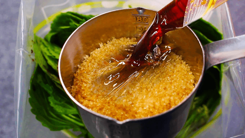 깻잎으로 이거 안만들면 100% 후회합니다! 보시면 놀라실거에요~ Thumbnail