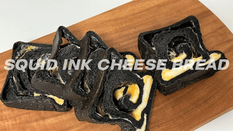 (손반죽) 치즈가 좔좔좔~ 오징어먹물 치즈 식빵 만들기🧀🍞 Thumbnail