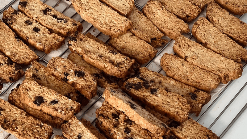 썩기 직전 바나나 한 개 있으면 무조건 만드세요. 코코넛 바나나 비스코티 No egg Thumbnail