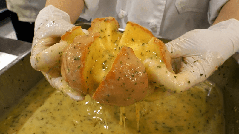 육쪽마늘빵 / Handmade Garlic Sauce and Garlic Bread Thumbnail