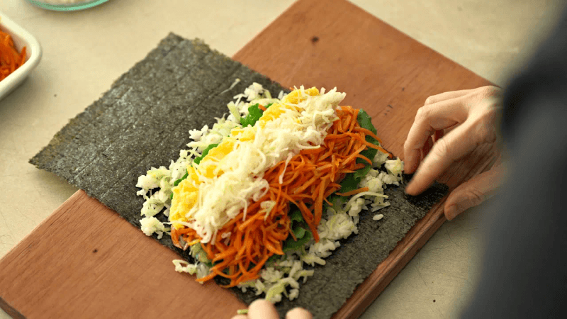 김밥은 이제 이렇게 만드세요‼️ 살도 빠지고 너무 맛있어서 매일 먹고 싶어져요😋 양배추 김밥 Thumbnail