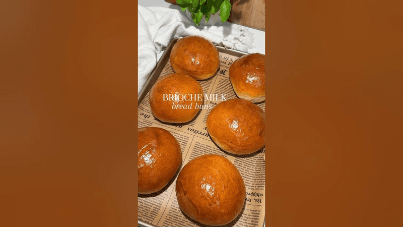 푹신한 브리오슈 밀크 번 Thumbnail