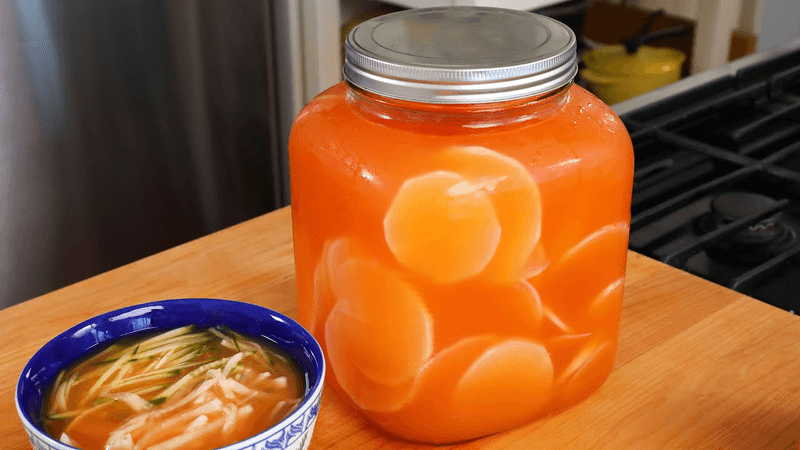 Quick-fermenting radish water kimchi with apple broth (Dongchimi) Thumbnail
