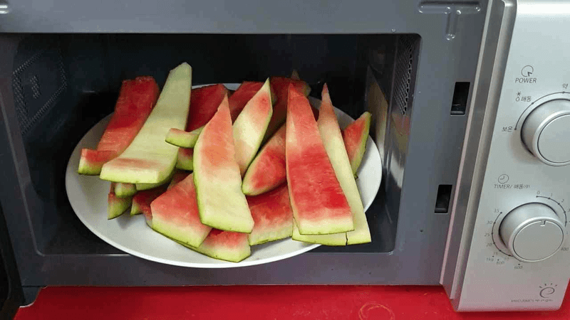 수박껍질 요리 6가지 Thumbnail