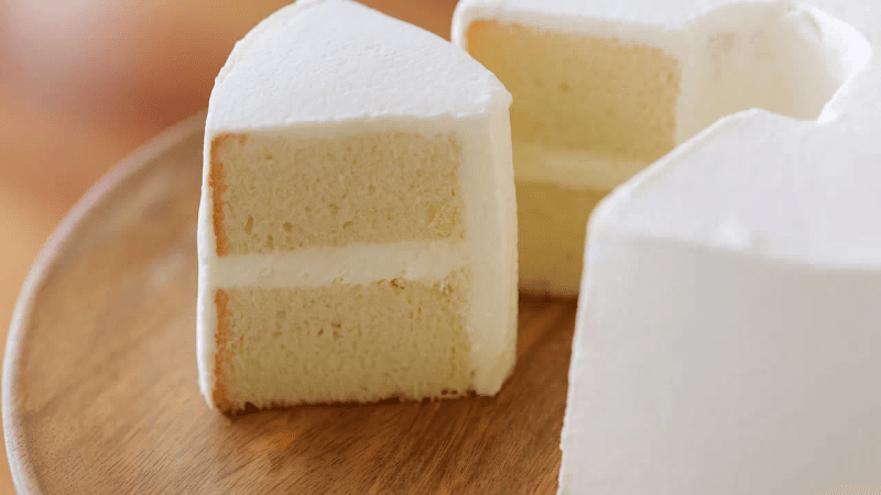 밀키 쉬폰 케이크 레시피 | 구름처럼 부드럽고 푹신하고 가벼운 🍰☁️ Thumbnail