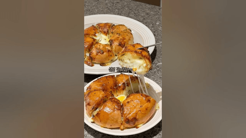 베이글로 만드는 육쪽 마늘빵 Thumbnail