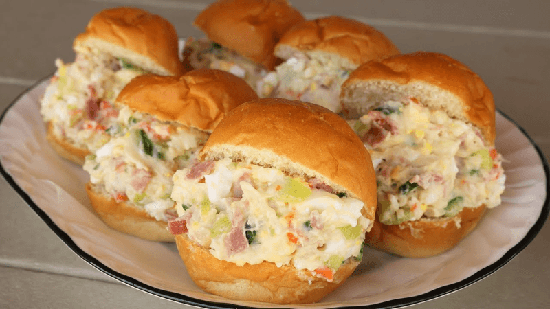 Korean Salad Bread (Salad-ppang) Thumbnail