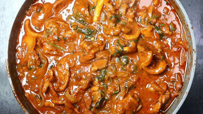 실제로 중대장이 식판 들고 코박고 핥아먹었던 우리 부대 인기 음식 1위 Thumbnail