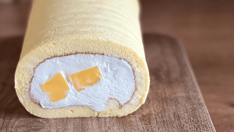 망고 수플레 롤케이크 Thumbnail