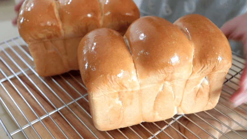 (손반죽)100%우유식빵만들기 NO계란! Thumbnail