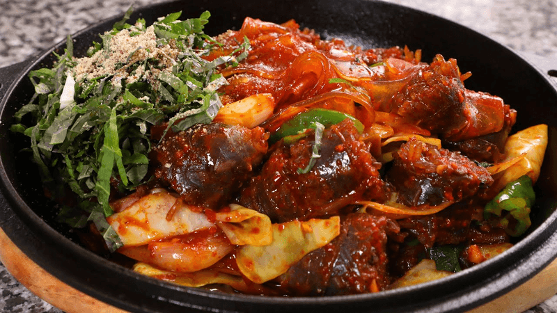 Spicy Stir-fried Sundae-bokkeum Thumbnail