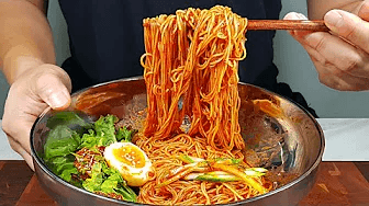 끝까지 촉촉하고 감칠맛 있는 비빔국수 Thumbnail