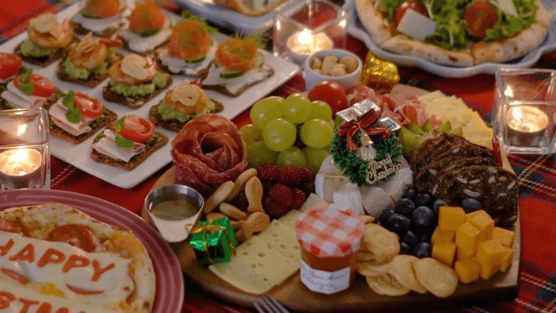 연말 홈파티 요리 4종 (카나페, 레터링 피자, 치즈 플레이트, 샐러드 피자) Thumbnail