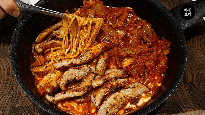 김치 항정 파스타 Thumbnail