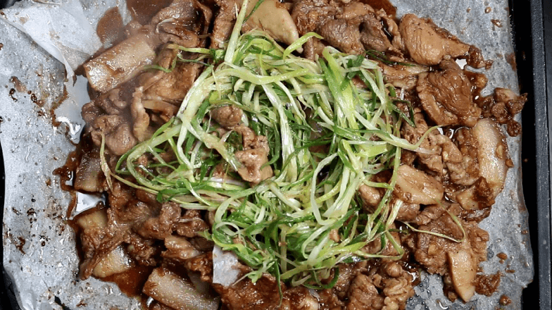 택시 기사님들이 줄 서서 먹는 신정동 돼지불백 기사식당 레시피 (비밀) Thumbnail