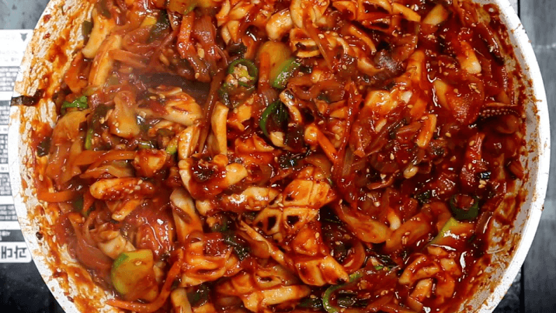 폐업 직전의 기사식당을 유명 대박집으로 만들어준 오징어볶음 레시피 Thumbnail