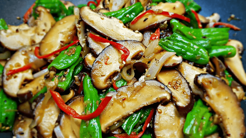 [표고버섯볶음] 이렇게 만드세요! 불고기보다 맛있고 장조림보다 쉬운 밥도둑 반찬 Thumbnail