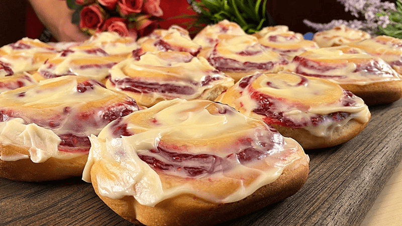 진짜 미국식 시나본 라즈베리 빵 Thumbnail