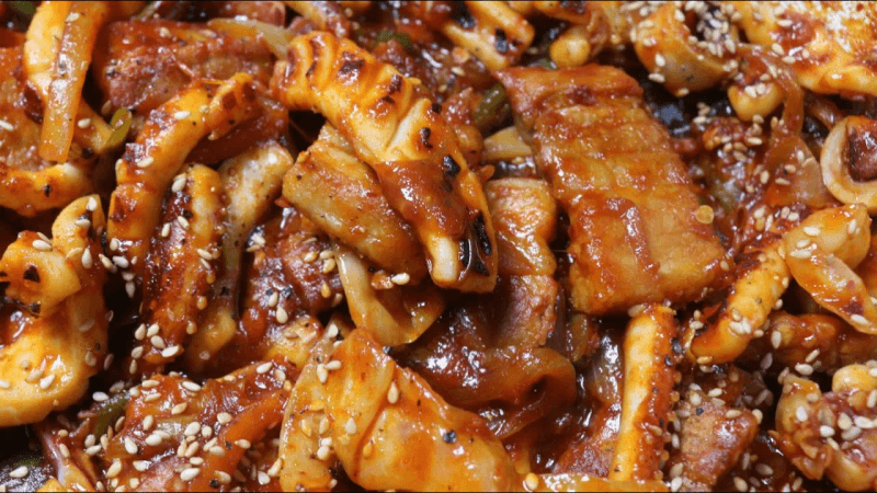 오삼불고기를 메인으로 40년 장사한 명동 백반집 레시피 (근본) Thumbnail