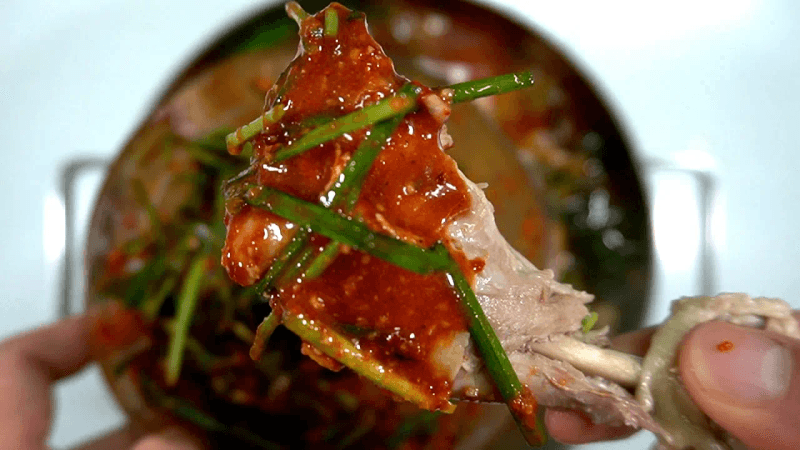 닭 한 마리 칼국수 Thumbnail