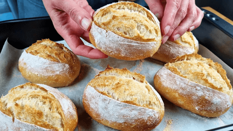 더 이상 빵을 사지 않아요! 빠르고 완벽한 빵을 위한 새로운 레시피 Thumbnail