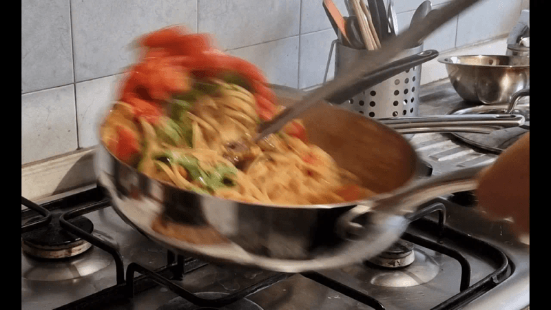 하도 뭐라고 해서 2인분같은 1인분 토마토 홍합 링귀니 만들었습니다 Thumbnail