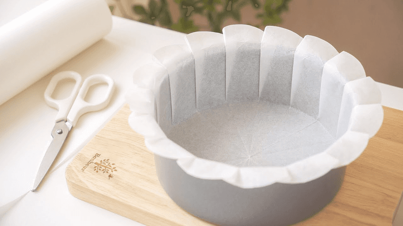 완벽한 케이크 팬 라이너 ✂️ 원형 케이크 틴 라이닝 방법 Thumbnail
