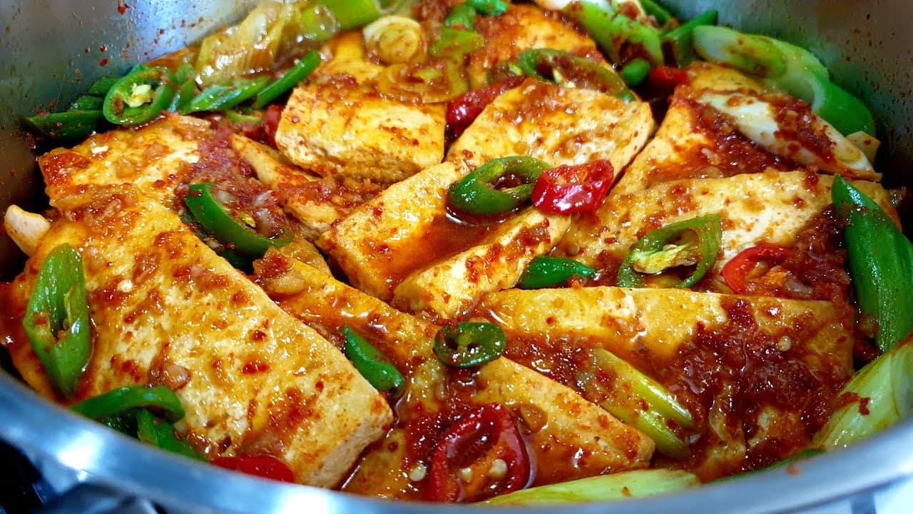 두부조림 이렇게 하는게 가장 맛있습니다. 안보면 후회하는 뒤집어지게 맛있는 방법! 들기름으로 먼저 구우면 맛이 20배 Thumbnail