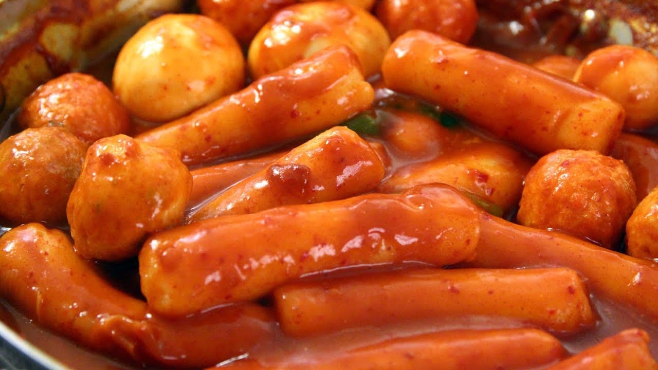 Spicy rice cake (Tteokbokki) Thumbnail