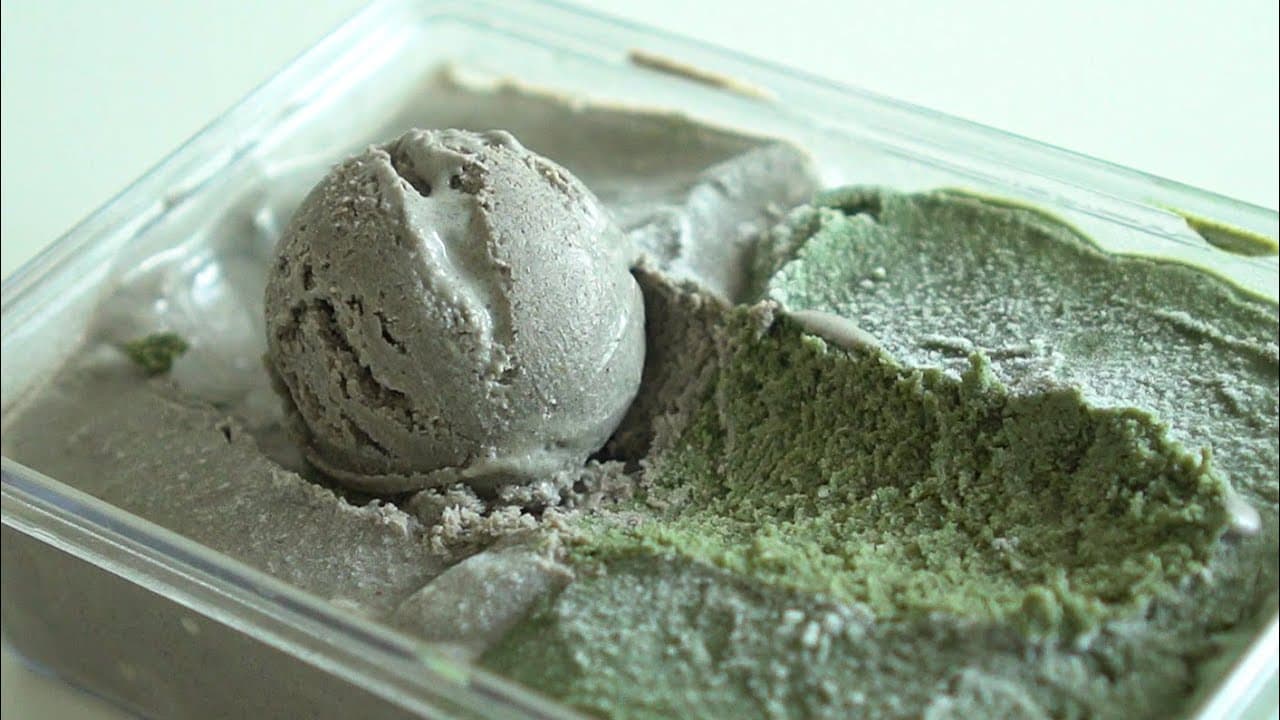 (3가지재료 황금비율) 쑥&흑임자 아이스크림. 기계없이 부드럽게 만드는 방법 Thumbnail