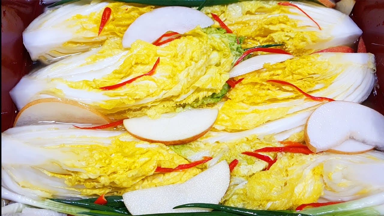 줄서서먹는 대박집 백김치 "이것"넣어서 만들었습니다 Thumbnail