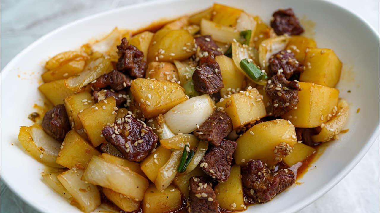 아이도 아내도 반한 그 맛! 소고기 감자조림 이거 한스푼이 킥!! Thumbnail