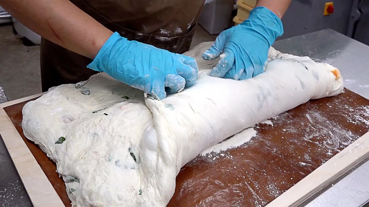 반죽이 예술입니다! 치아바타 맛집의 쫄깃담백 치아바타 만드는 과정 Thumbnail