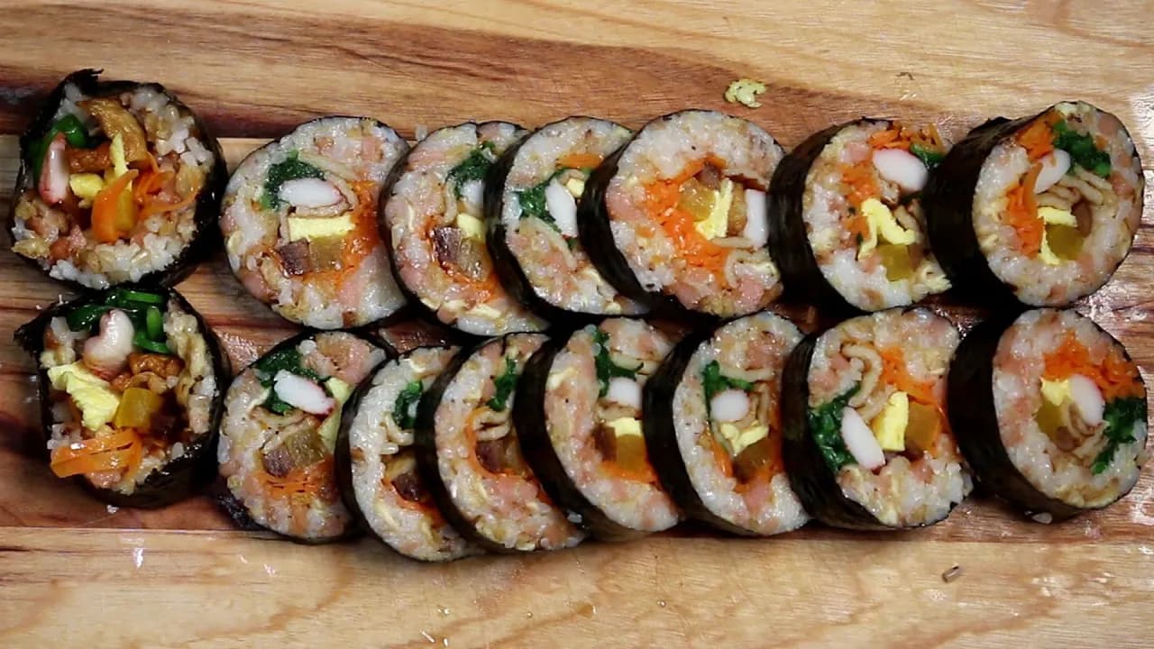 못 먹고 돌아가는 사람이 더 많은 김밥 맛집 레시피 Thumbnail