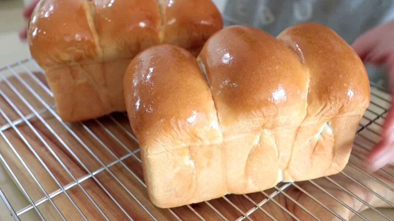 (손반죽)100%우유식빵만들기 NO계란! Thumbnail