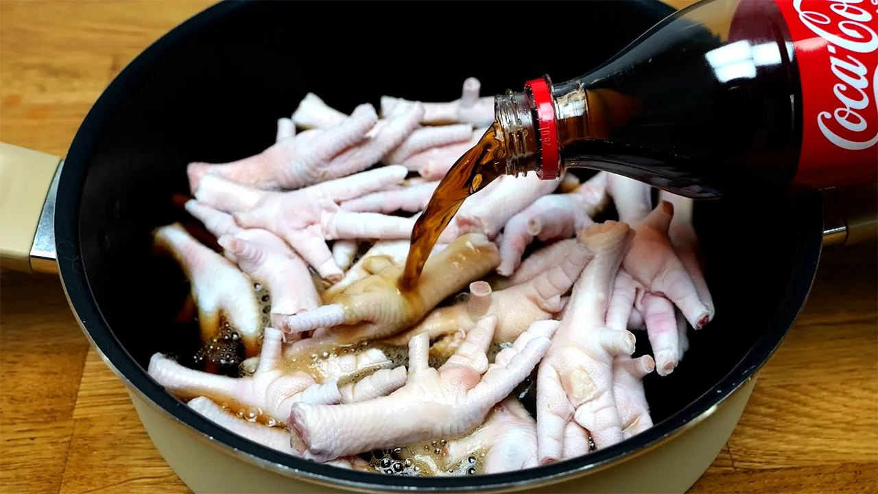 족발보다 맛있는 이런 "닭발조림" 보셨나요? Thumbnail