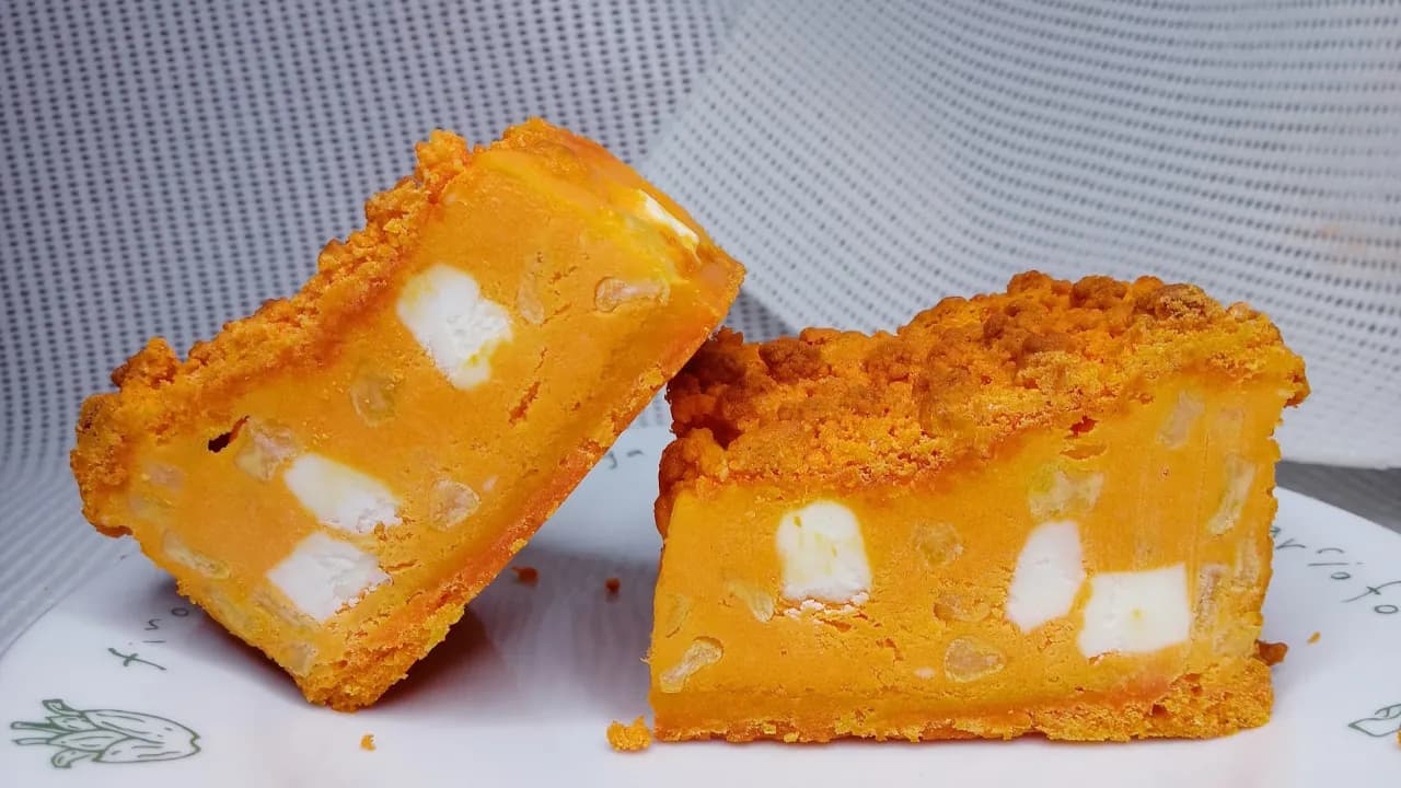 뽀또크림치즈콘크럼블 케이크 Thumbnail