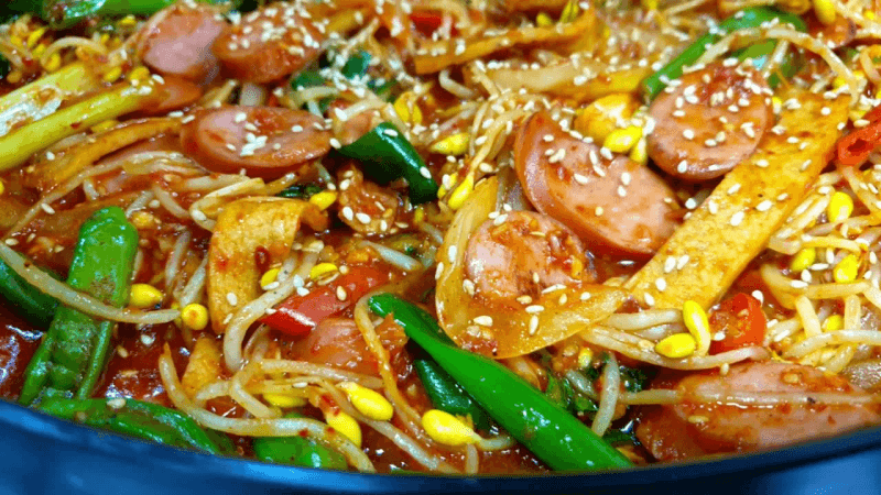 콩나물찜은 진짜 이게 최고!! 저렴한 재료와 끝내주는 맛에 두그릇 싹 비웠습니다 Thumbnail