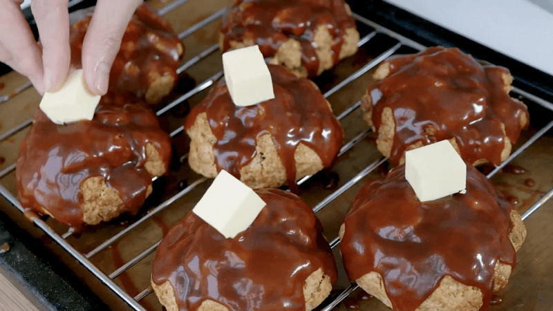 솔티 캐러멜 스콘 만들기 Thumbnail