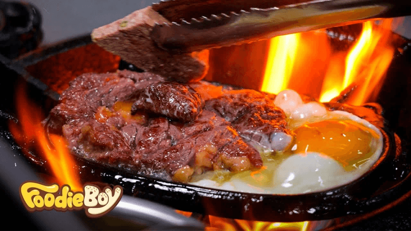 Must-Try Street Food Compilation in Saigon – Wok Dishes, Seafood & Vietnamese Steak Thumbnail