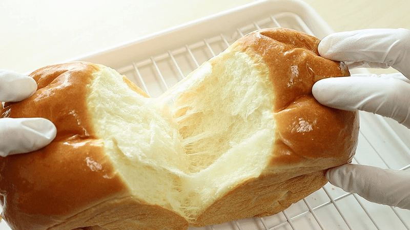 쉬운 손반죽) 5년째 만들어먹고 있는 솜살 우유식빵 레시피 🍞 Thumbnail